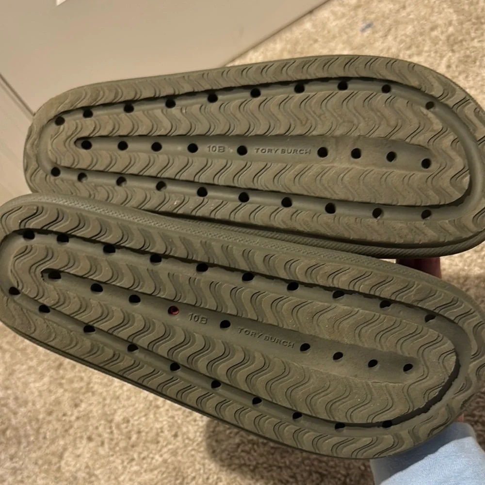 Tory Burch shower slides - Picture 3 of 4